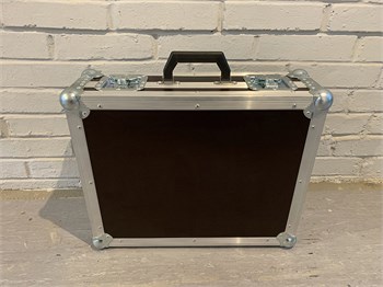 Safeincase SNC17-2199 Кейс универсальный для 8-ми микрофонов с отсеком для коммутации SNC17-2199