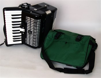 Тульская Гармонь A-7-BK Аккордеон "Тула" 26х48-II-3, черный A-7-BK