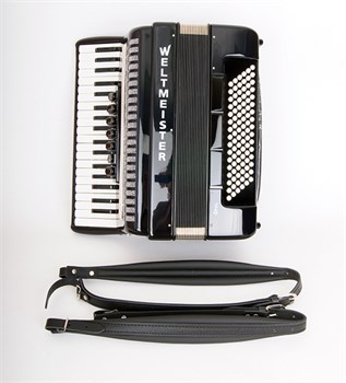 Weltmeister Opal-III-96/37-BK Opal Аккордеон 37/96/III/7/3, черный, с ремнями и чехлом Opal-III-96/37-BK