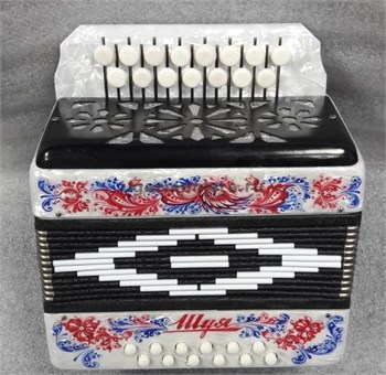Шуйская Гармонь S40XL-C-WH Гармонь "Сувенир" 15х12-I, белая, палехская роспись S40XL-C-WH