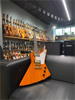 Rocket E-4 N Gold Электрогитара, корпус Explorer E-4 N Gold