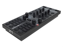 Native Instruments Traktor X1 Mk3 DJ-контроллер Traktor X1 Mk3